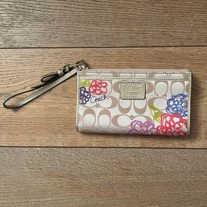 Rare Coach Poppy Daisy Wallet Wristlet